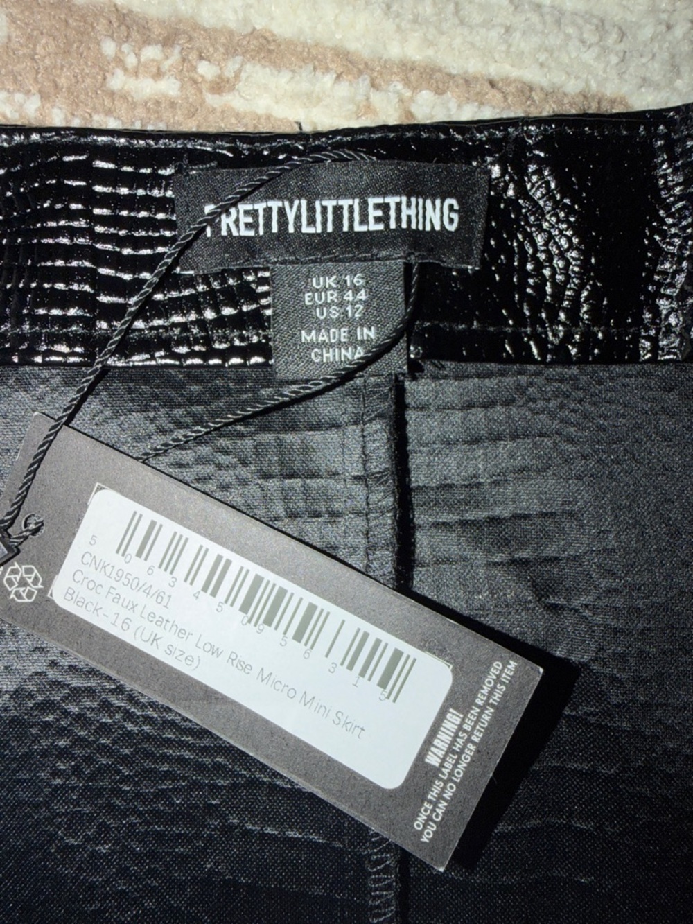 Prettylittlething Black Faux Croc Mini Skirt Size 16 NWT Goth Whimsigoth Punk - Picture 2 of 4